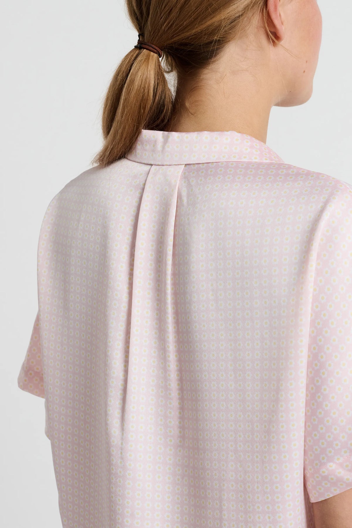 PRINTED PINK BACKGROUND