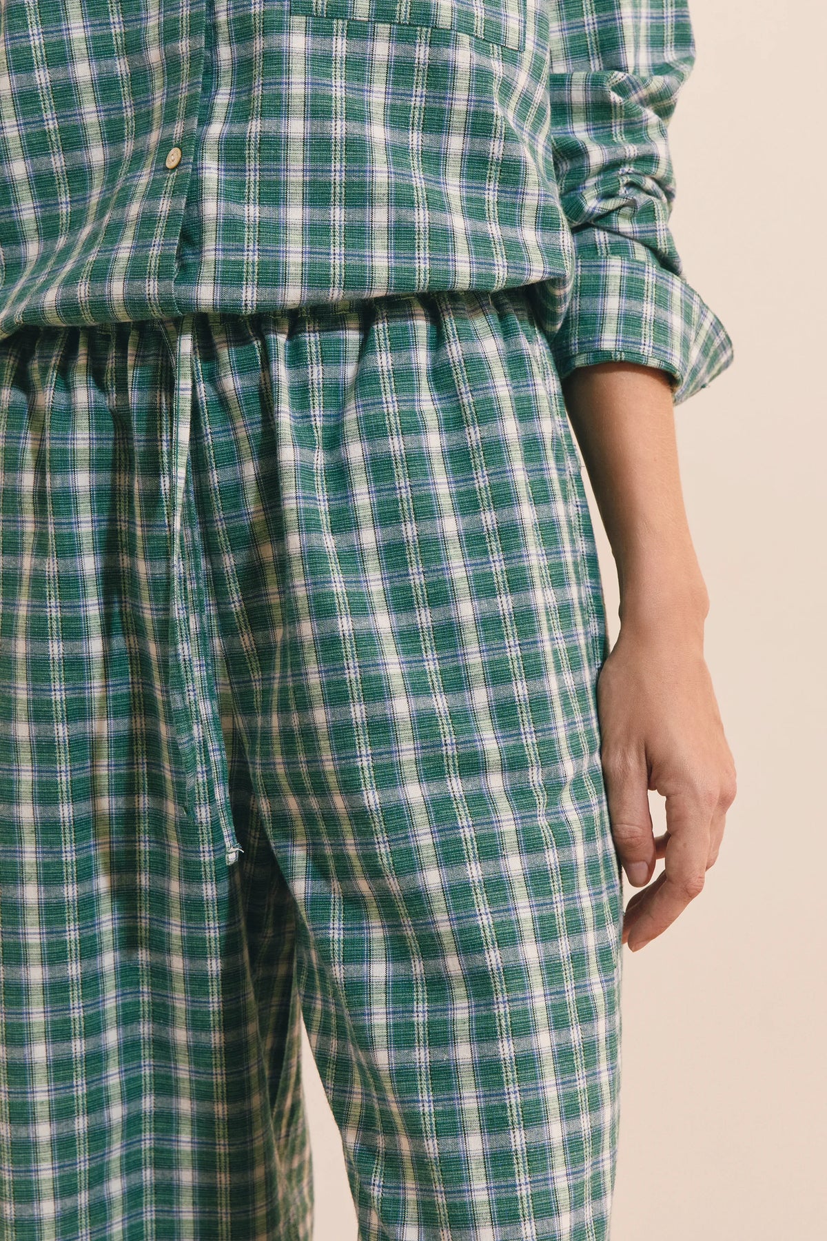 GREEN