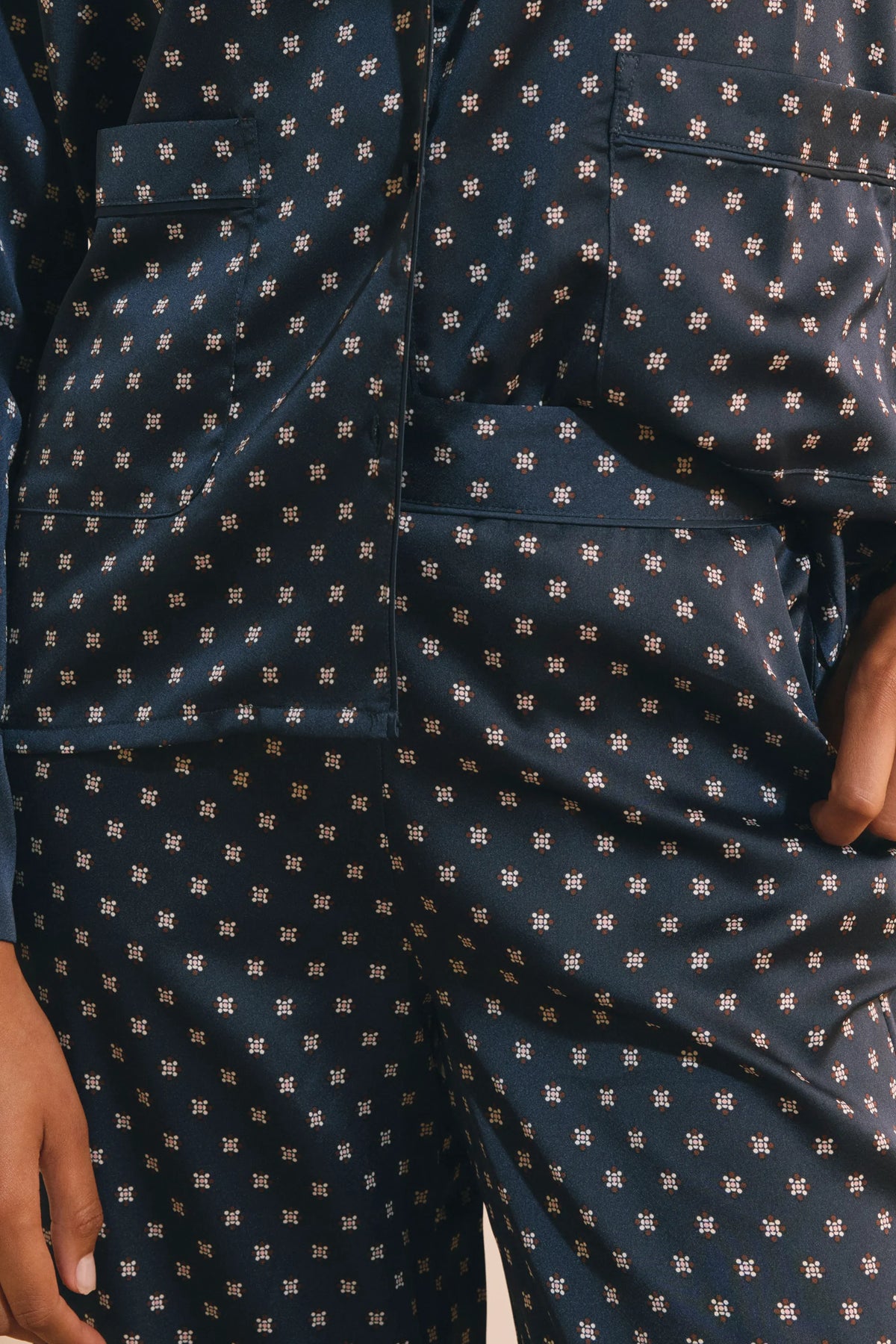 PRINT. NAVY BACKGR