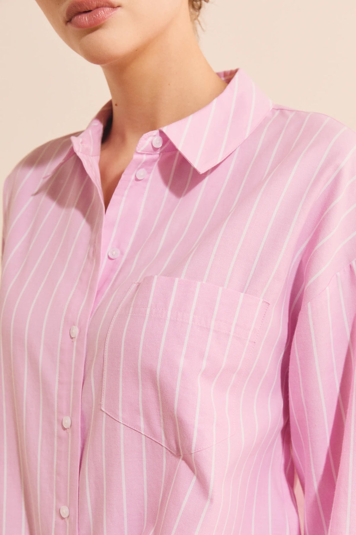 PRINT. PINK BACKGR