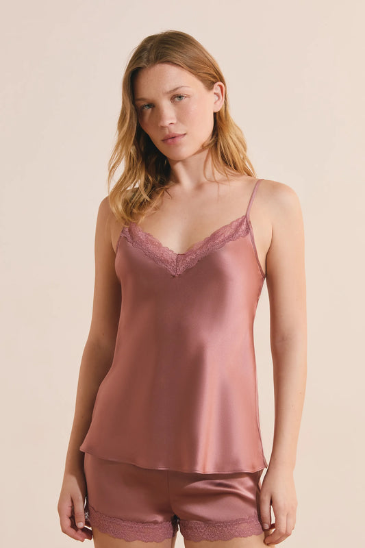 PRINT. PINK BACKGR