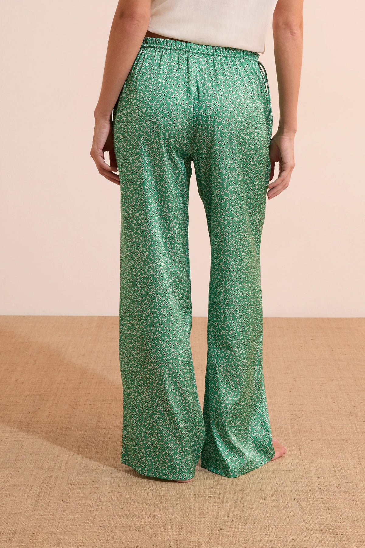 PRINT. GREEN BACKGR