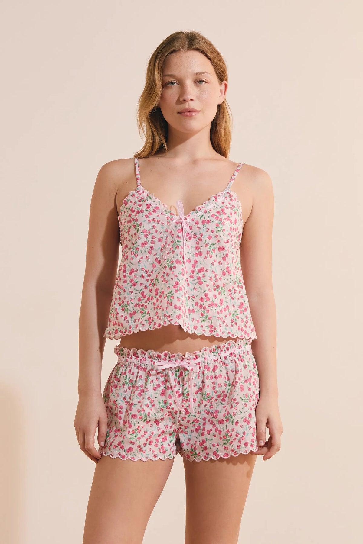 PRINT. PINK BACKGR