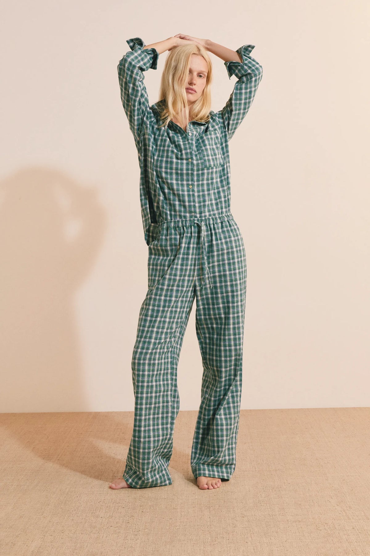 GREEN