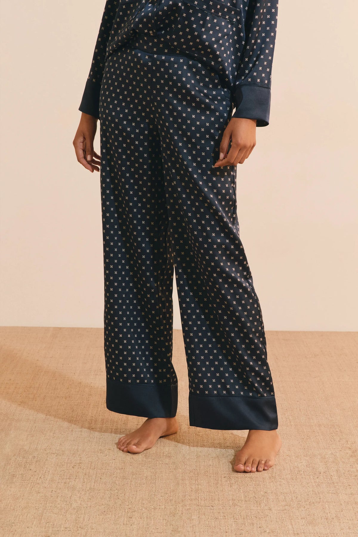 PRINT. NAVY BACKGR