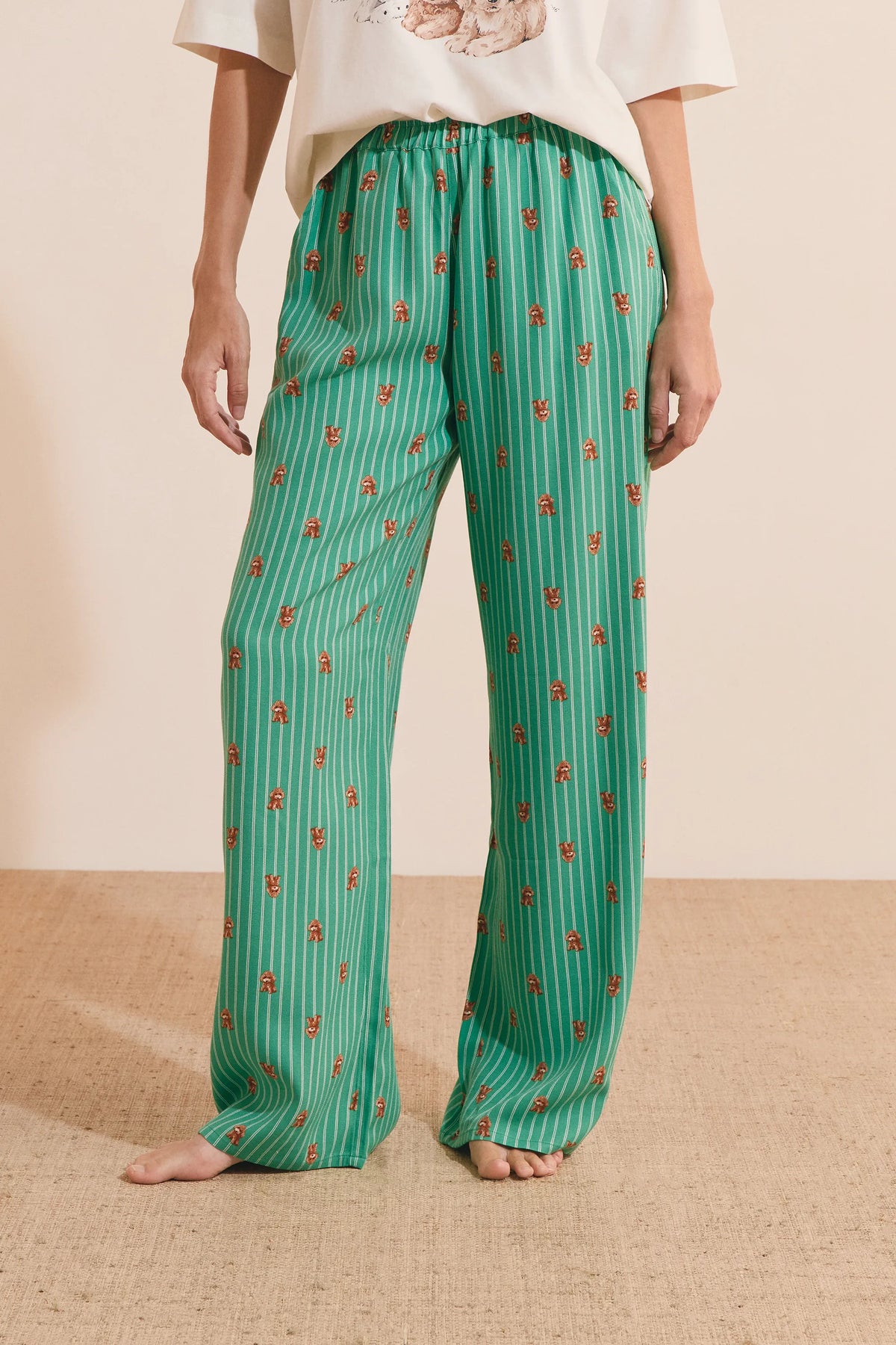 GREEN