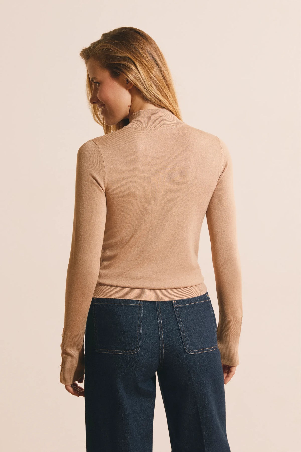 TAUPE