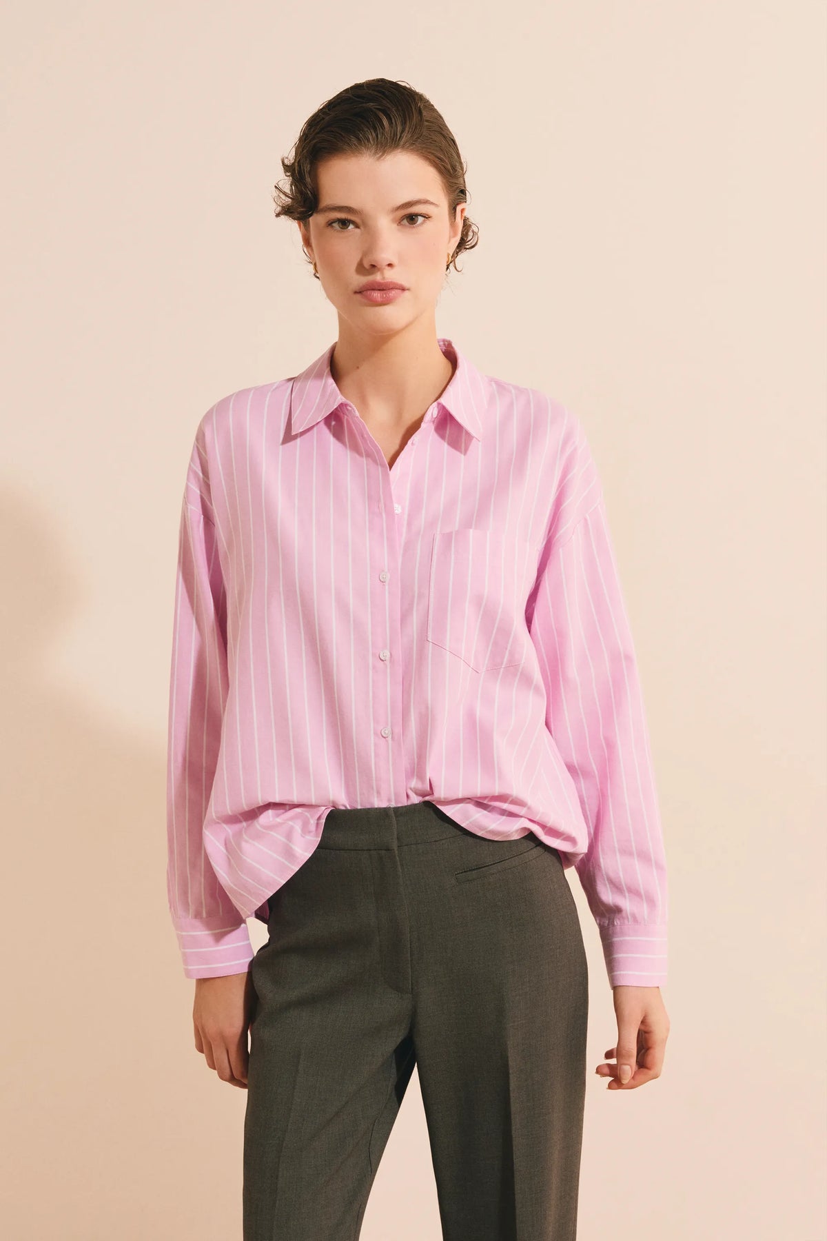 PRINT. PINK BACKGR
